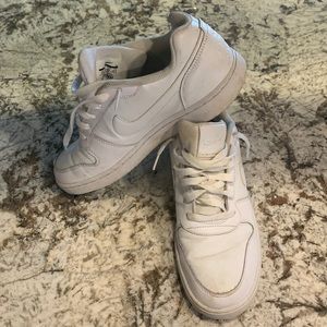 Nike Mens Ebernon low. Size 9.5